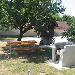 Reti Tanya Vendeghaz بيت ضيافة *