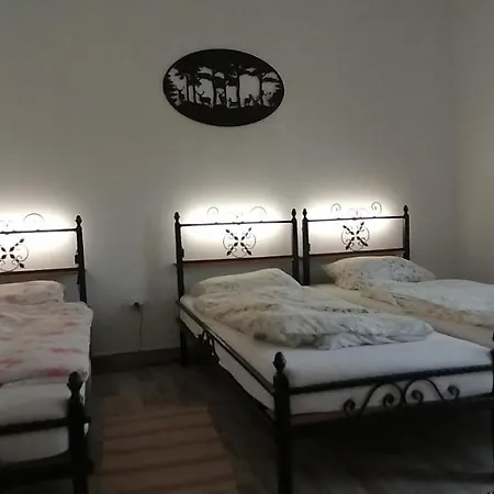 Réti Tanya Pensión *