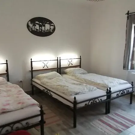 Reti Tanya Vendeghaz Kerecseny