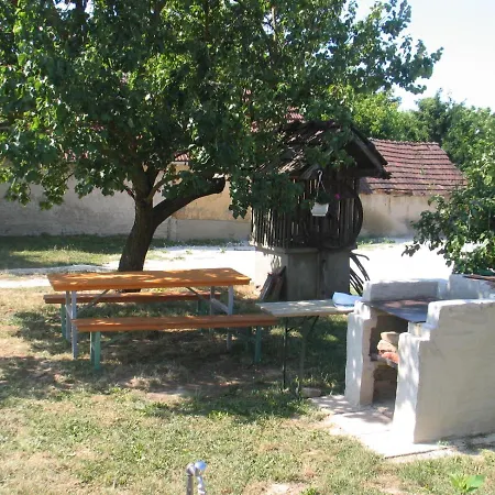 Reti Tanya Vendeghaz בית הארחה *