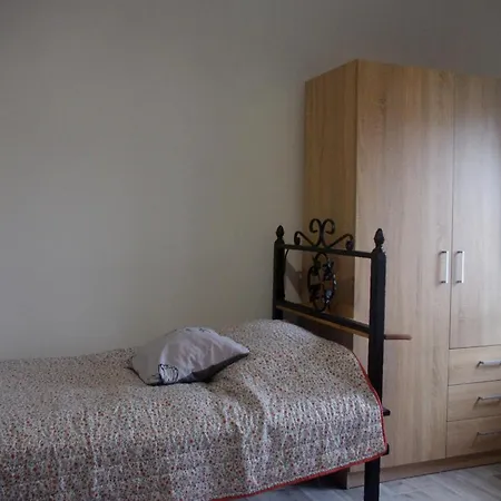 Reti Tanya Vendeghaz * Kerecseny