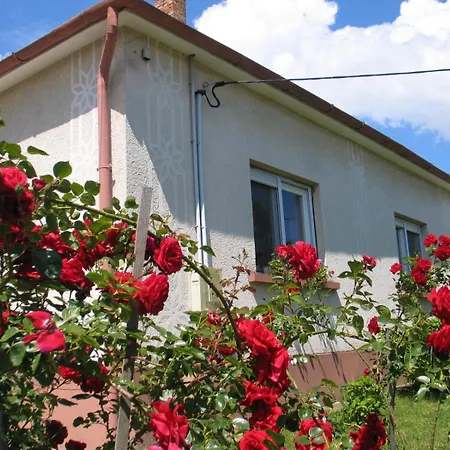 Reti Tanya Vendeghaz בית הארחה Kerecseny