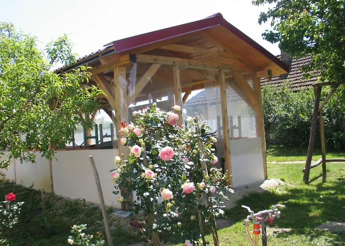 Reti Tanya Vendeghaz